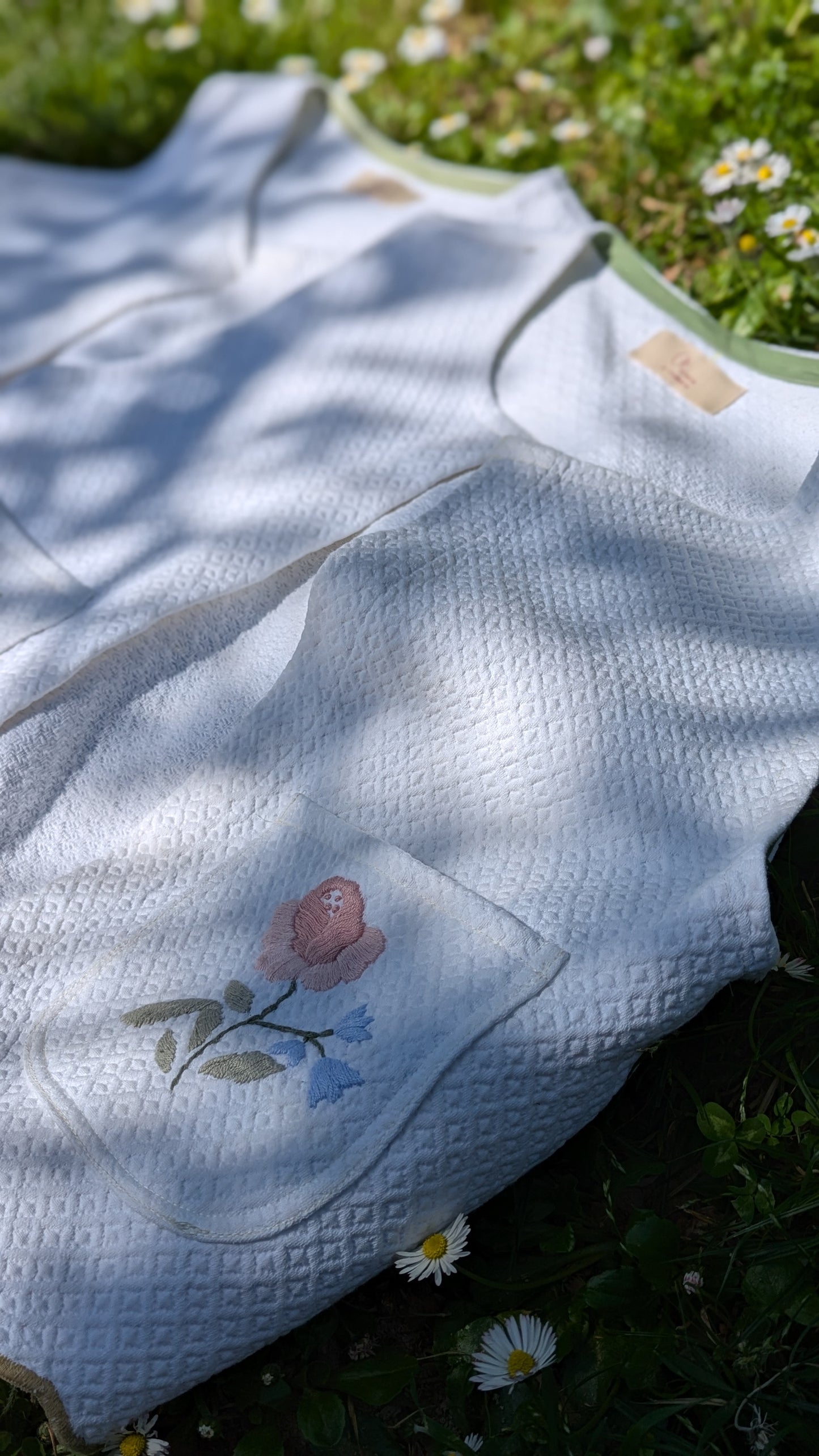 Gilet in cotone ricamato