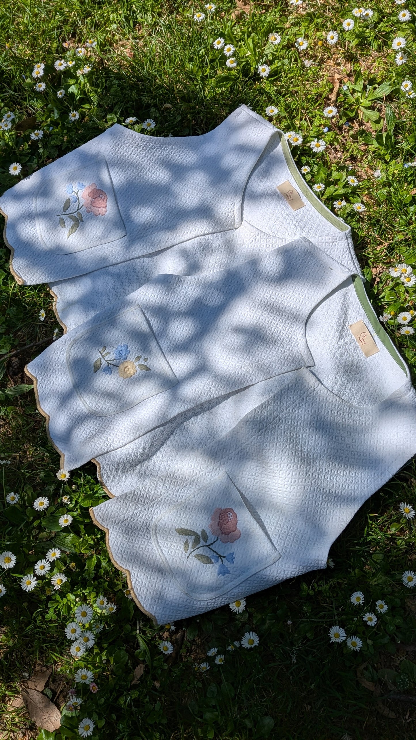 Gilet in cotone ricamato