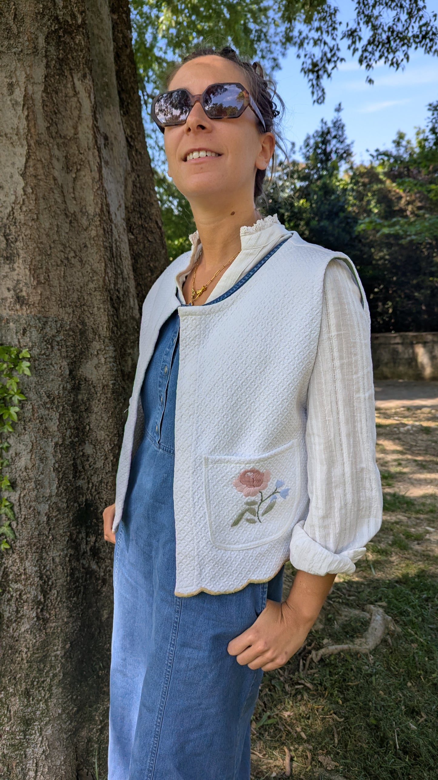 Gilet in cotone ricamato