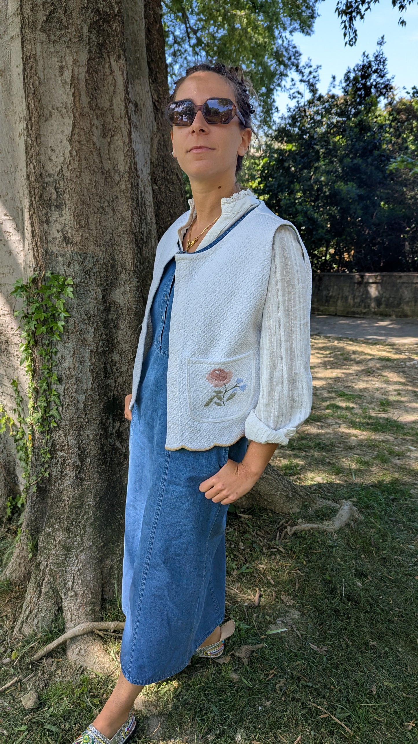 Gilet in cotone ricamato